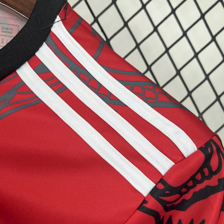 Maillot Real Madrid foot concept rose 2024 2025 Maison To Sport