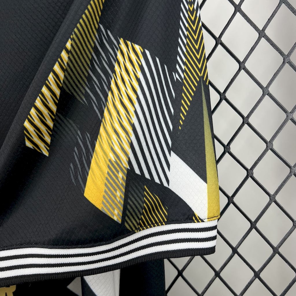 Maillot Real Madrid concept 2025-26 Maison To Sport