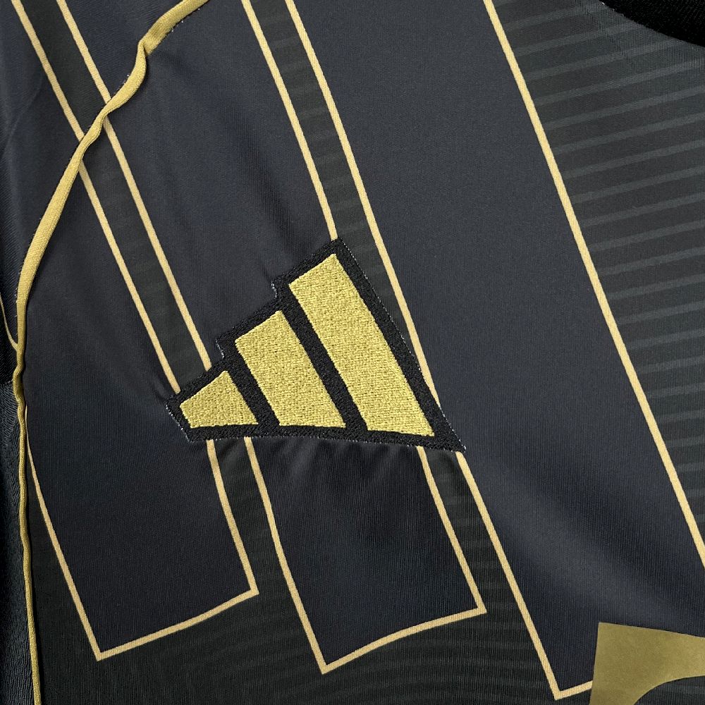Maillot Bayern Munich concept 2025-26 Maison To Sport